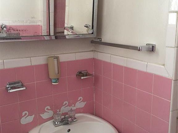 4th image of 625 Francis St