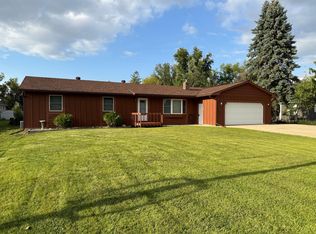 1007 2nd St SE, Roseau, MN 56751