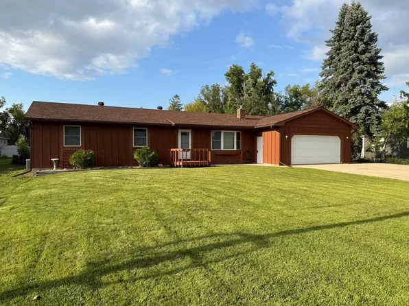 1007 2nd St SE, Roseau, MN 56751