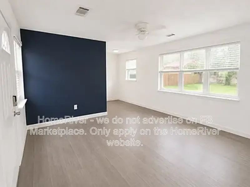 3 bed, 1.0 bath, $1,650 — Photo 3