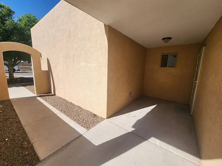 1983 Pinetrail St — Photo 4