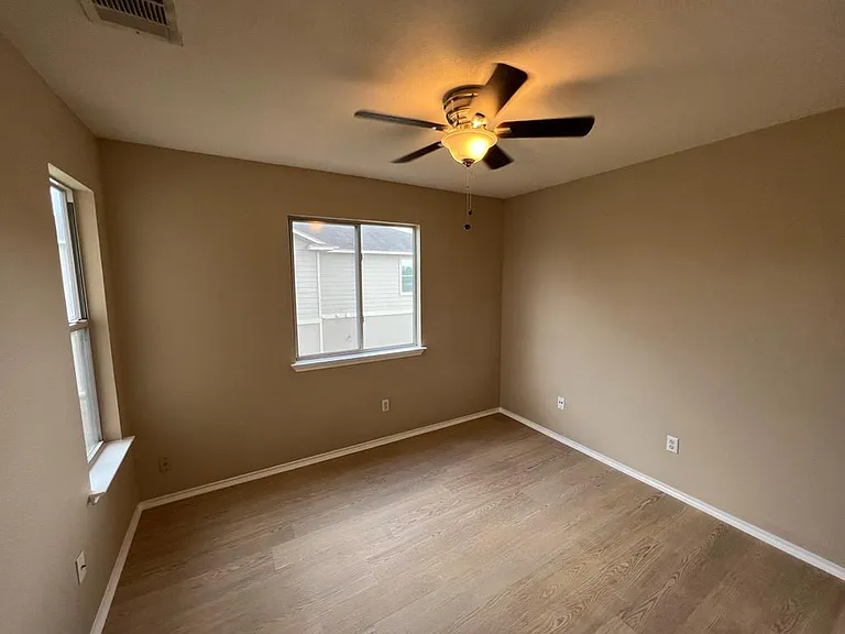 13908 Harris Ridge Blvd #B — Photo 9