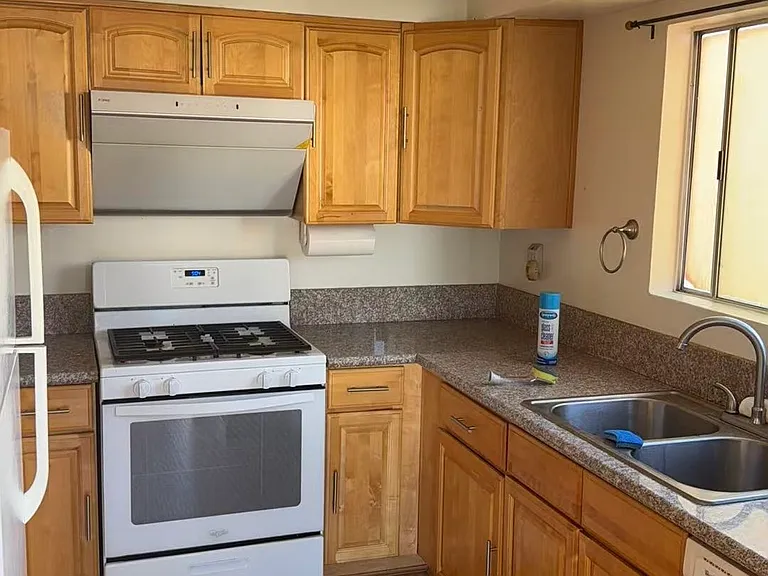 1218 S Cypress Ave #F — Photo 21