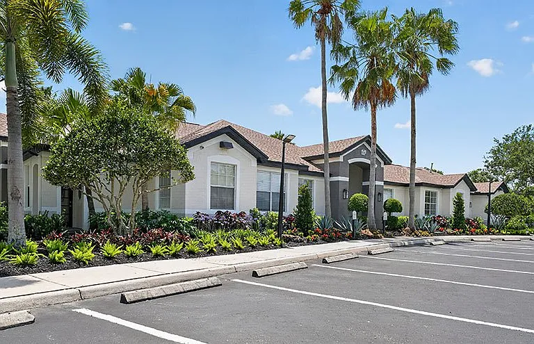 Lakes at North Port Apartments — Photo 37