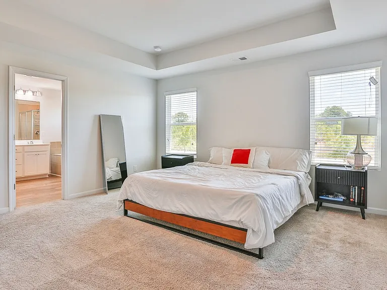 1020 Point Place Dr — Photo 17