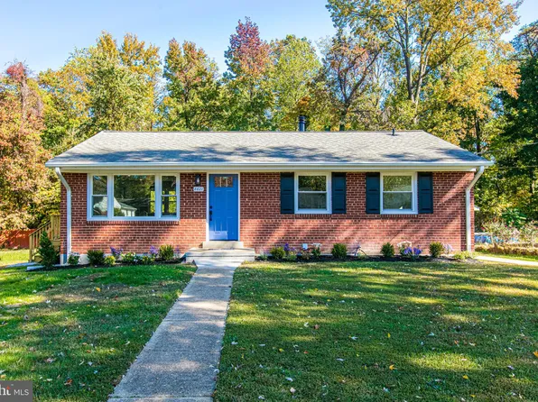 8821 Lagrange St, Lorton, VA 22079