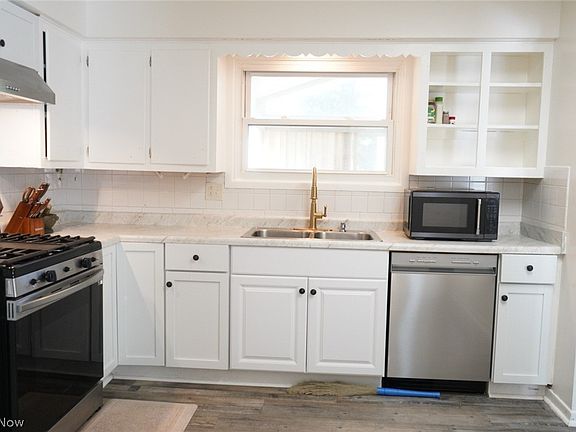 5th image of 596 Eric Dr