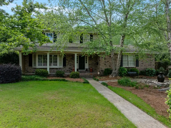 207 Southampton Rd, Hattiesburg, MS 39401