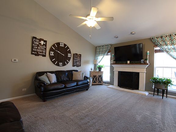 3rd image of 128 Heritage Trl