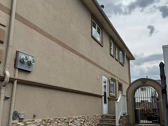 2nd image of 158 Malone Ave Floor 1