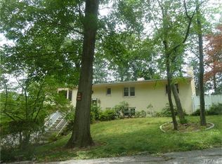 31 Sheldrake Ln, New Rochelle, NY 10804
