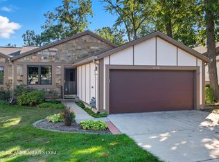 1206 Wheaton Oaks Dr, Wheaton, IL