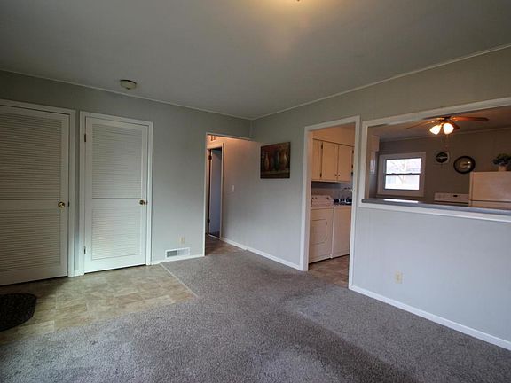 5th image of 2411 Floral Dr