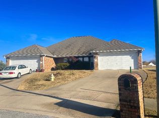 211 Ravenwood Blvd APT B, Siloam Springs, AR 72761