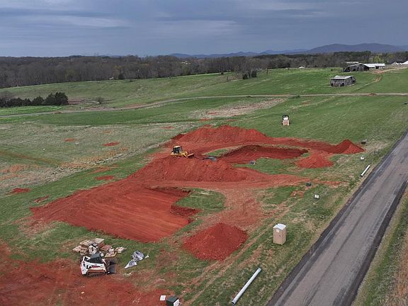 5th image of 14 Wells Rd