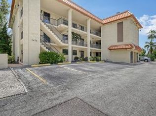 1650 Pine Tree Ln APT 104, Sarasota, FL 34236