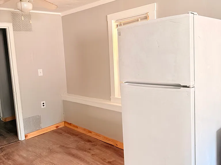 129 Hanover St #1 — Photo 4