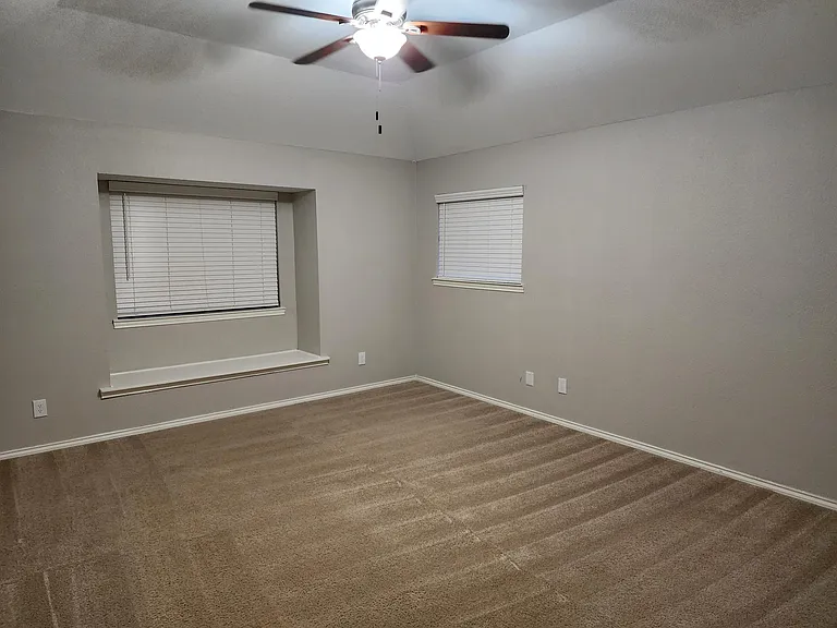 16914 Vista Village Dr — Photo 9