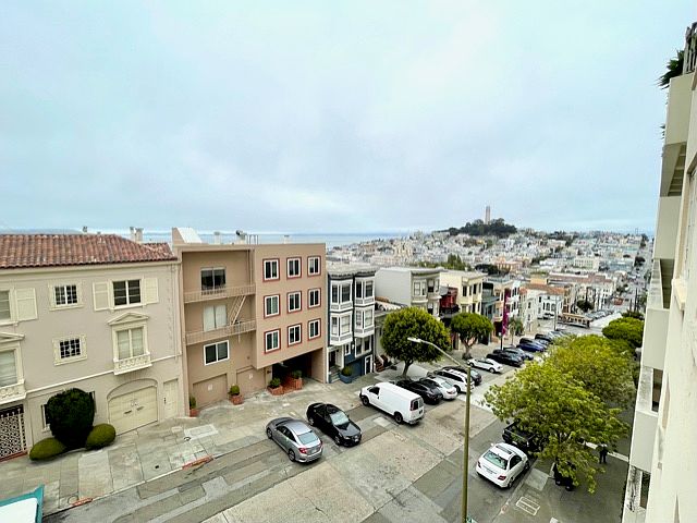 1st image of 899 Green St #208