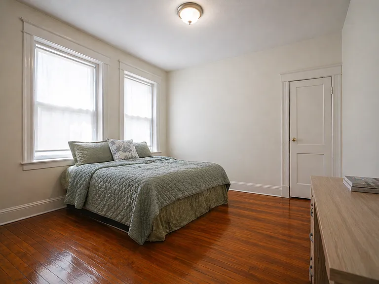 68 Woodstock Ave. — Photo 10