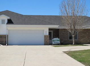 2434 S 40th St, Grand Forks, ND 58201