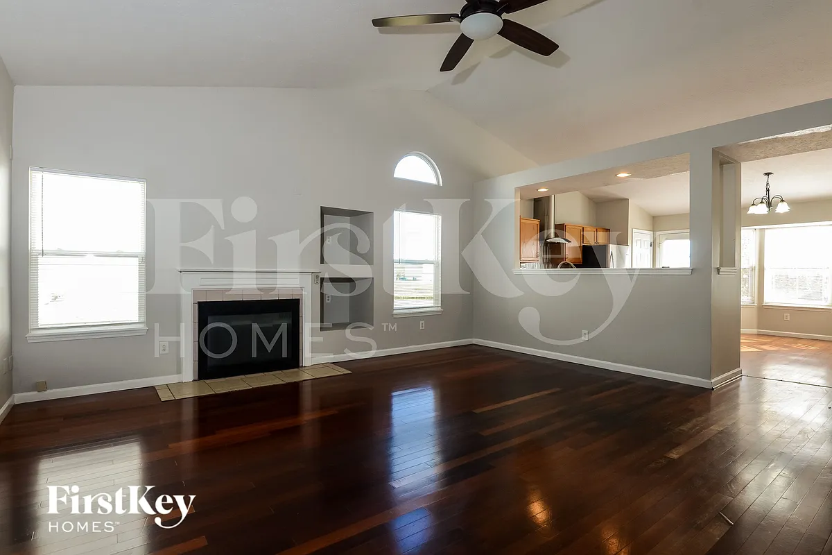 Building Photo - 3107 Crestwell Dr