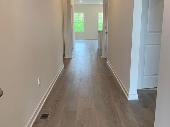 5th image of 146 Oak Valley Blvd
