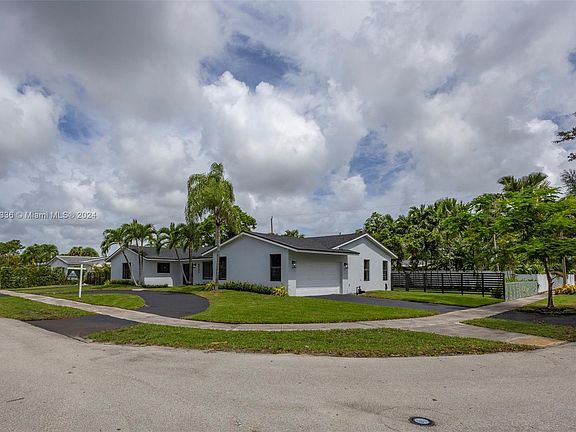 3rd image of 8955 N Kendall Dr