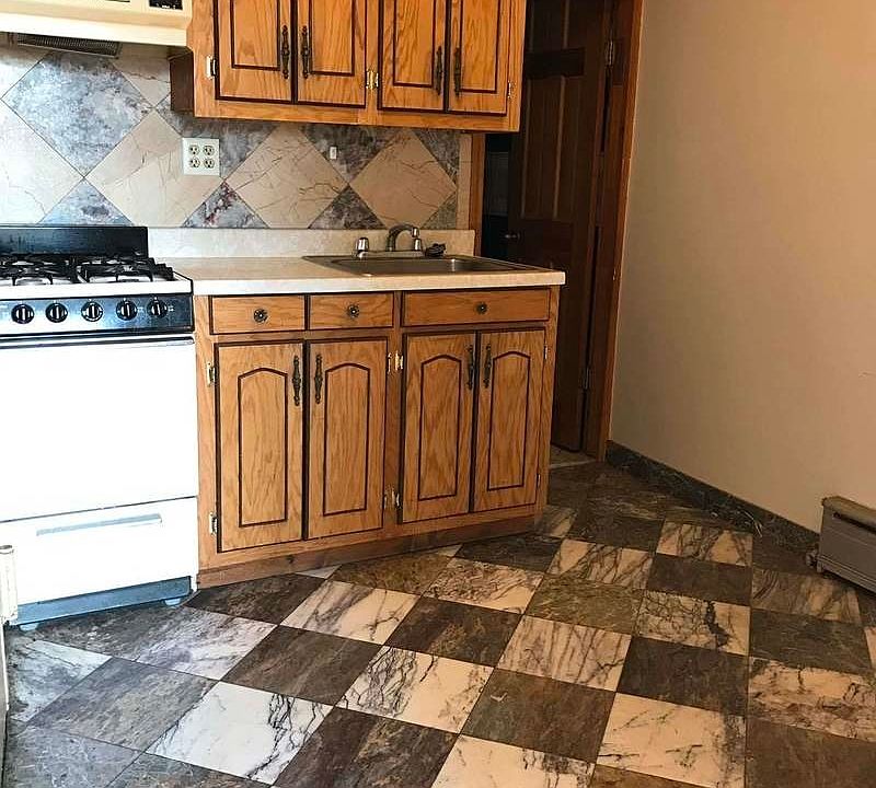 2nd image of 89 Diamond St #F