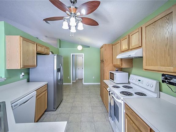 3rd image of 1712 Alhambra Crest Dr