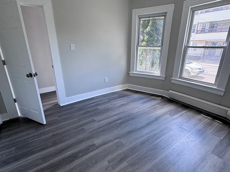 1520 Pembroke St — Photo 25
