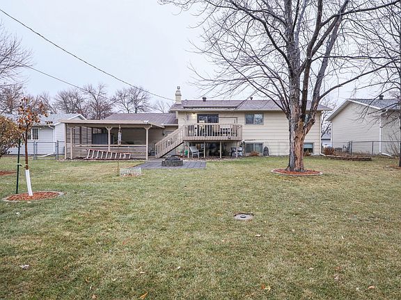 3rd image of 225 10 1/2 Ave E