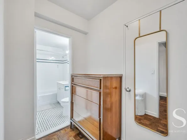 7 Lexington Avenue image 9 of 13