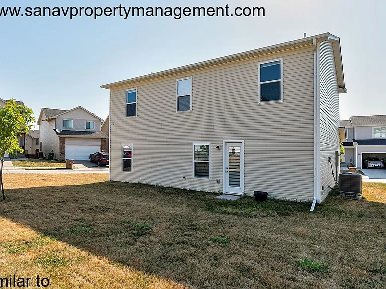 229 Maple Ave — Photo 3