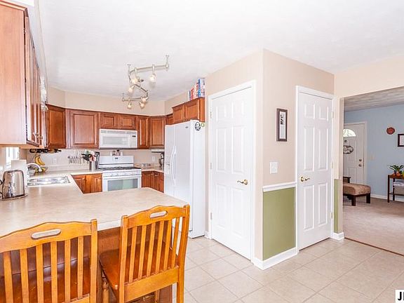 3rd image of 371 Dolores Dr