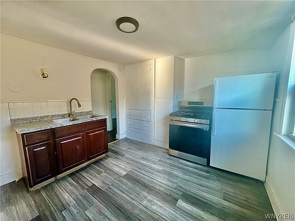3rd image of 57 Floss Ave