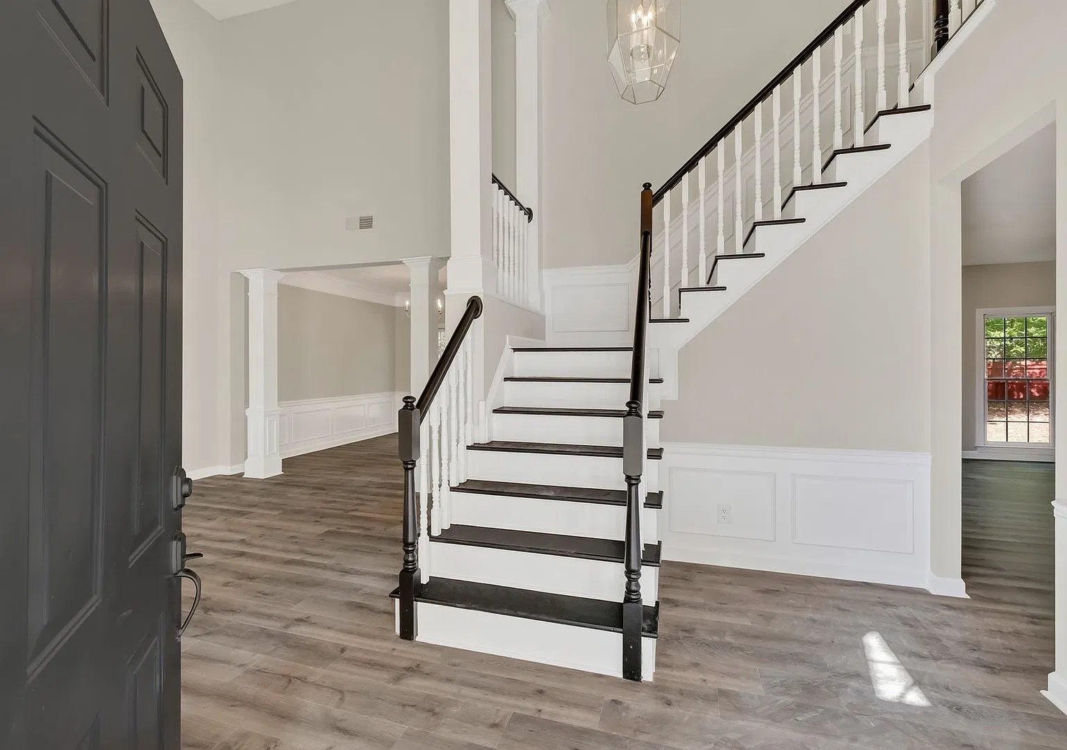 3 bedroom and 2.5 bath in Highland Creek — Photo 2