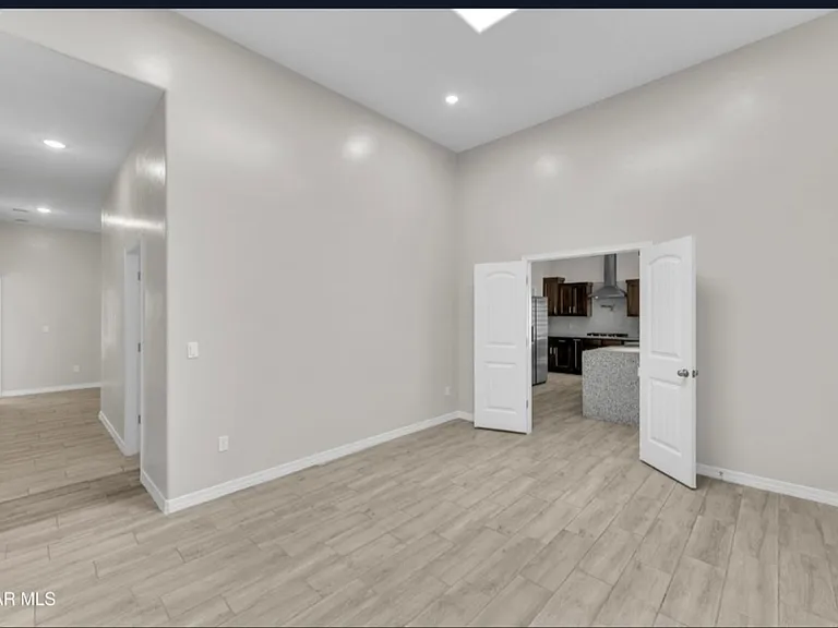 13729 Lago Vista Ave — Photo 21