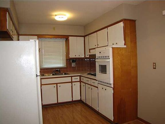 2nd image of 2341 Frisse Ave