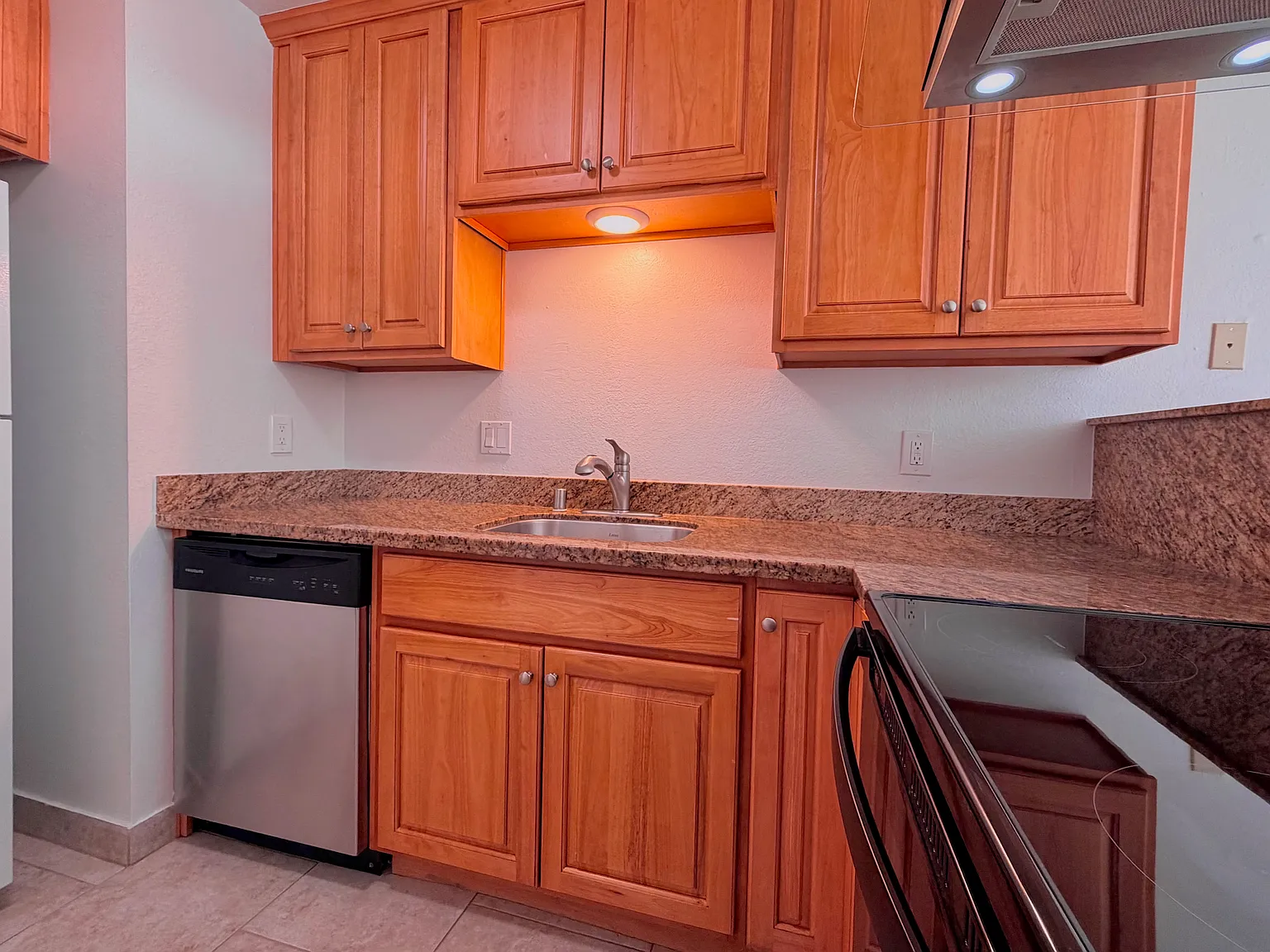 2 bed, 1.5 bath, 1000 sqft, $2,700 — Photo 4