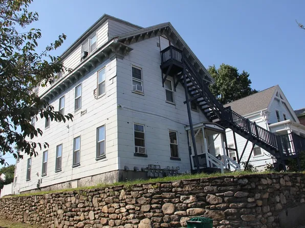 34 Irving St, Worcester, MA 01609