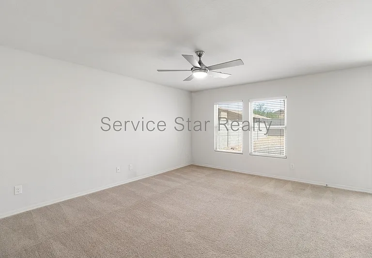 214 W Watson Ct — Photo 9