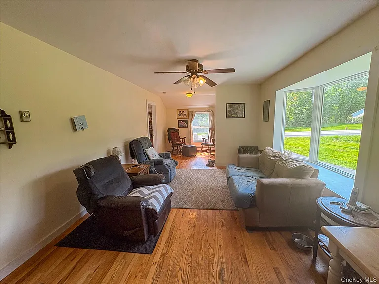 27 Hardenburg Rd — Photo 2