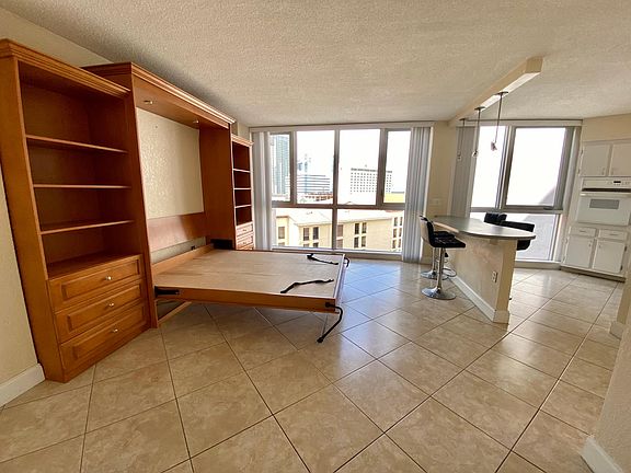 3rd image of 470 3rd St S #816