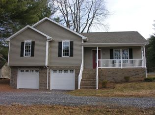 101 Sterling Dr, Waynesboro, VA 22980