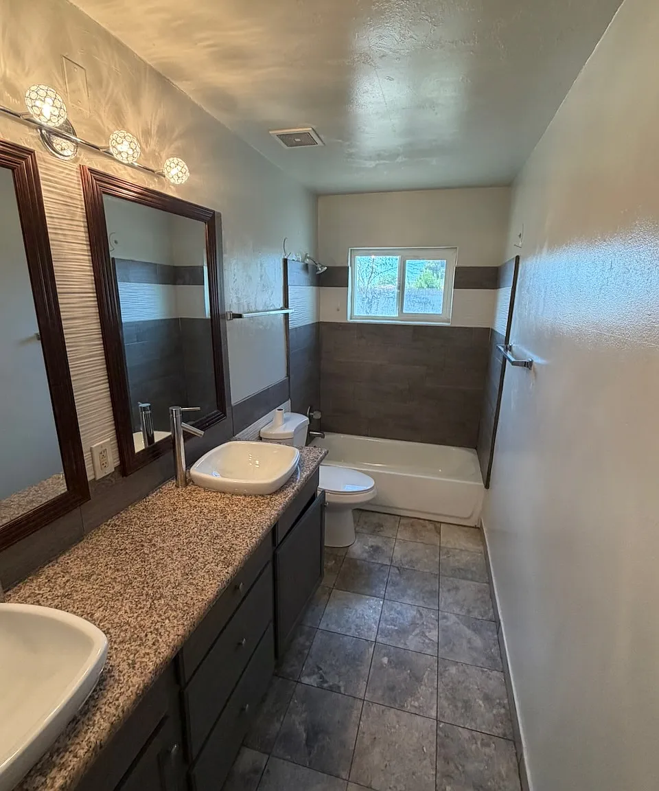 3 bed, 1713 sqft, $2,475 — Photo 3