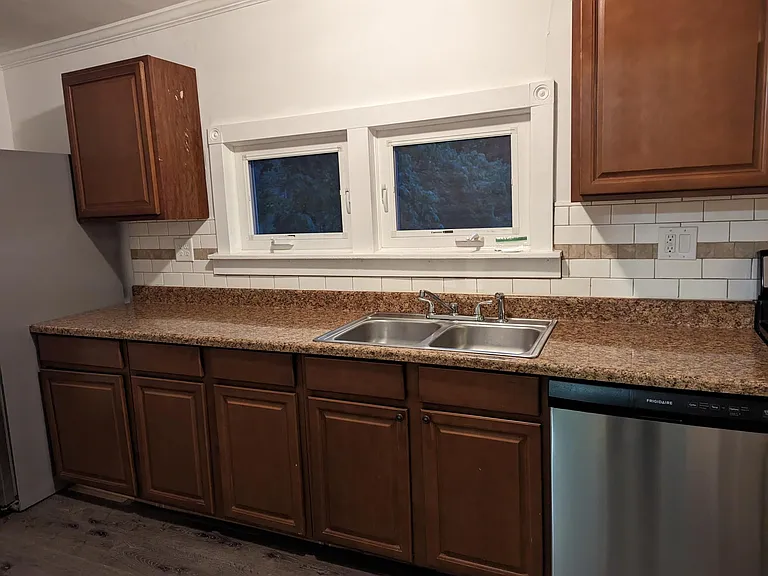 322 Main St — Photo 8