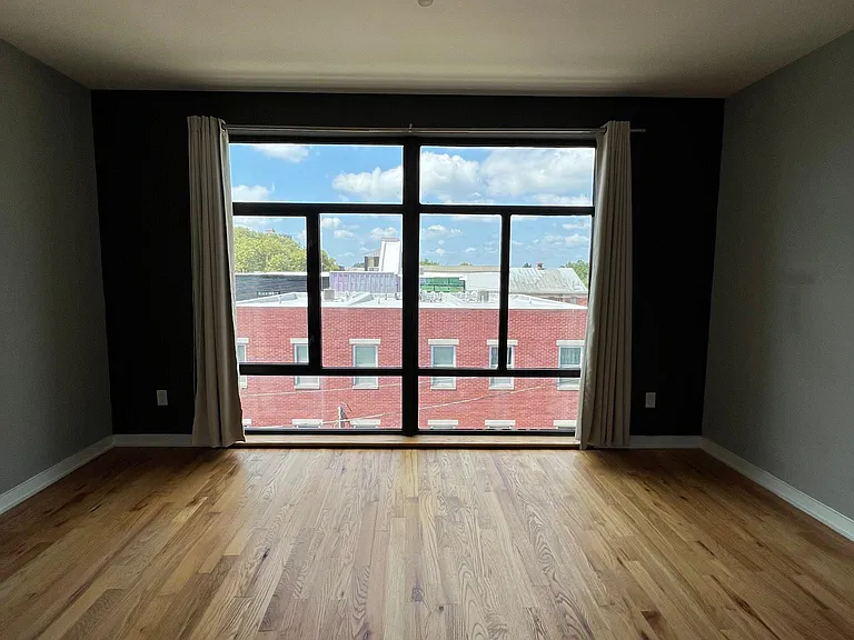 533 N Budd St #D3 — Photo 4