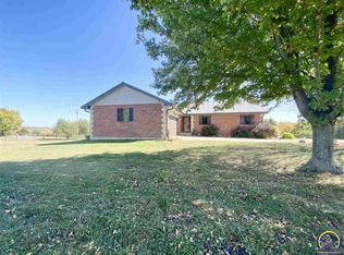 5738 SW Davis Rd, Topeka, KS 66610