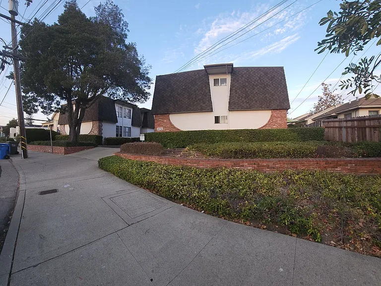 2038-2056 Chorro St — Photo 34